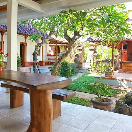 Halaman Depan Hostel Ubud Buitenkant foto