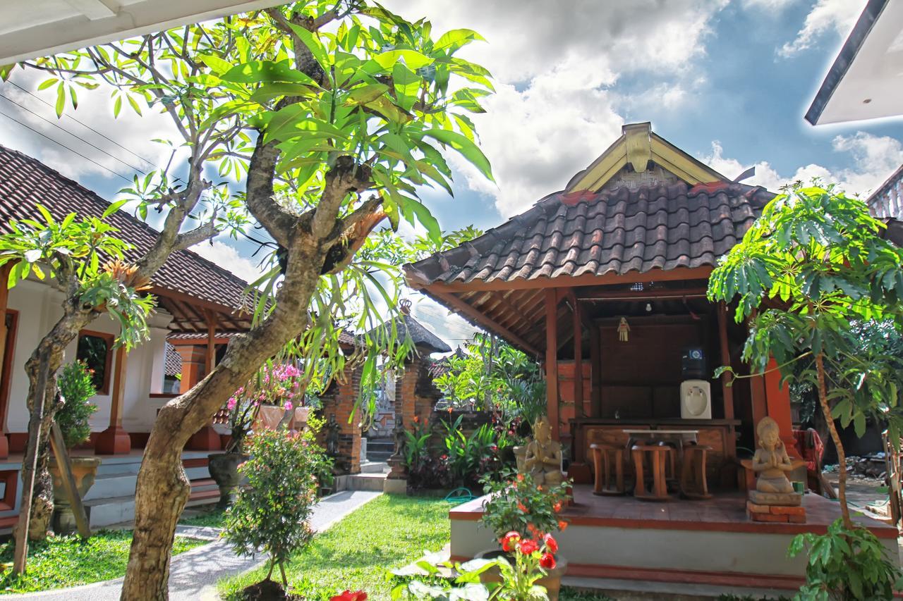 Halaman Depan Hostel Ubud Buitenkant foto